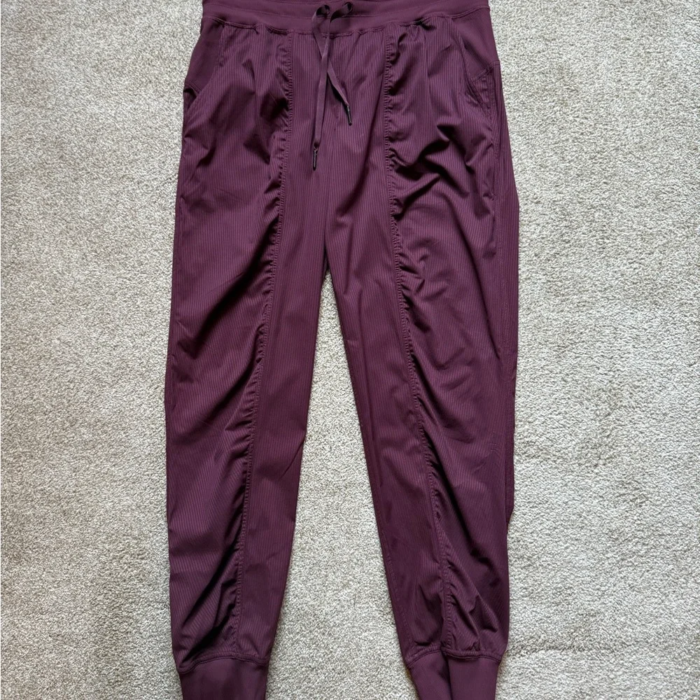 Lululemon Dance Studio bottoms! Selling all three paid together (never worn!) - Picture 6 of 13